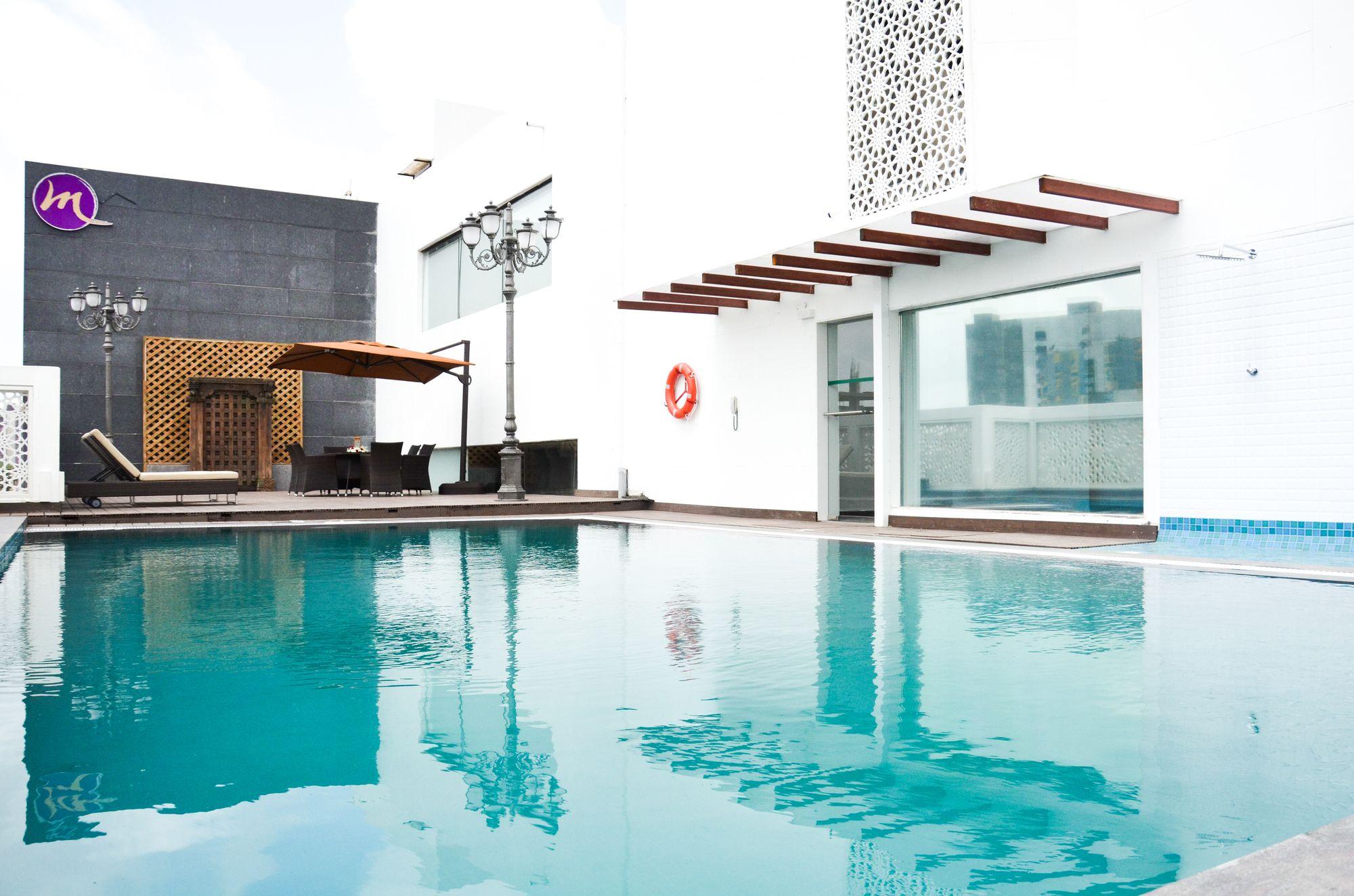 Grand Mercure Vadodara Surya Palace Екстер'єр фото