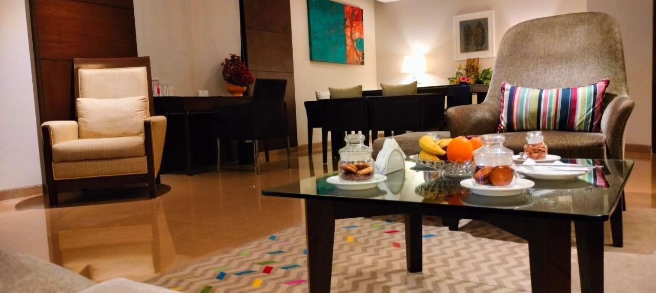 Grand Mercure Vadodara Surya Palace Екстер'єр фото