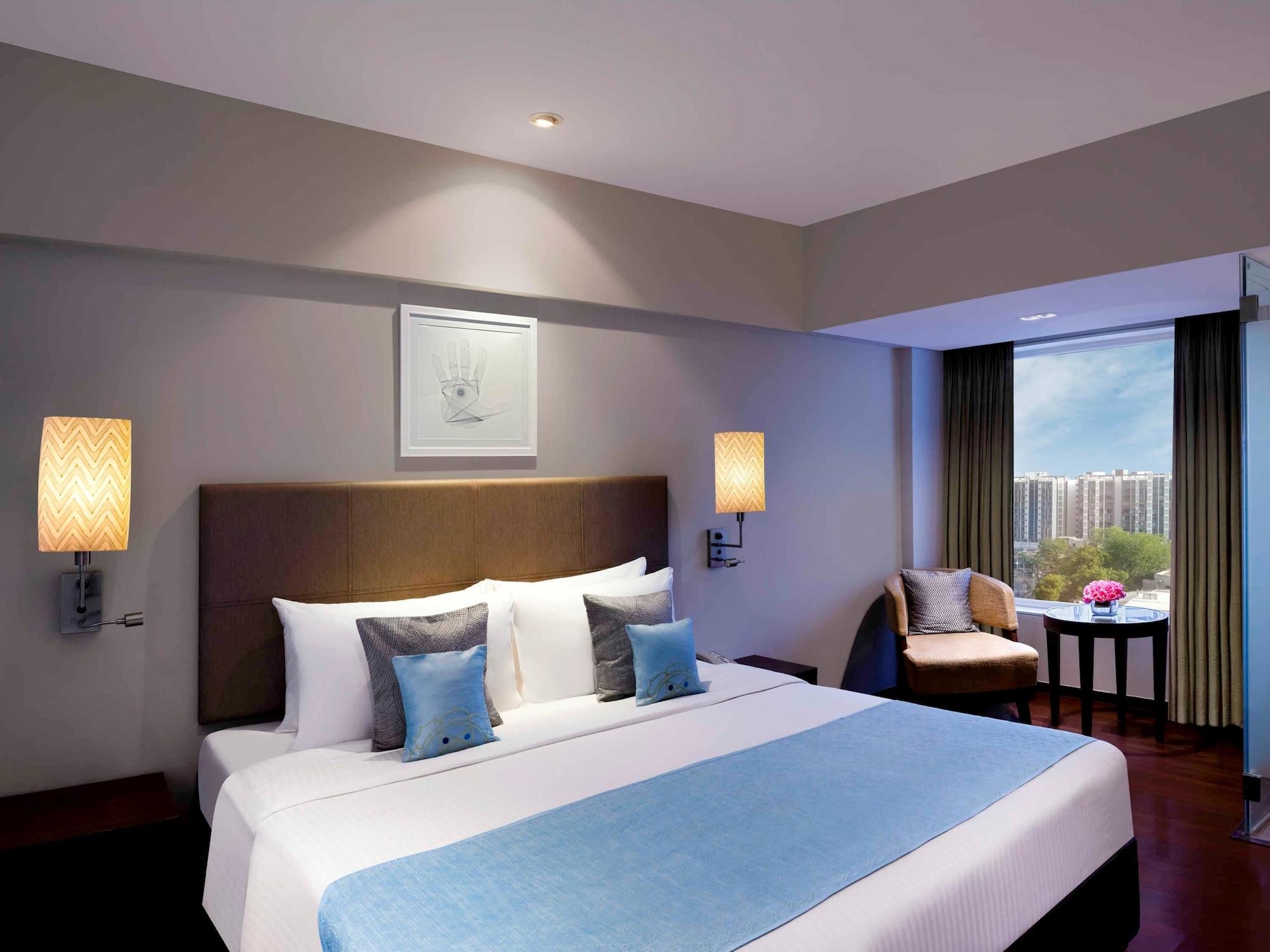 Grand Mercure Vadodara Surya Palace Екстер'єр фото