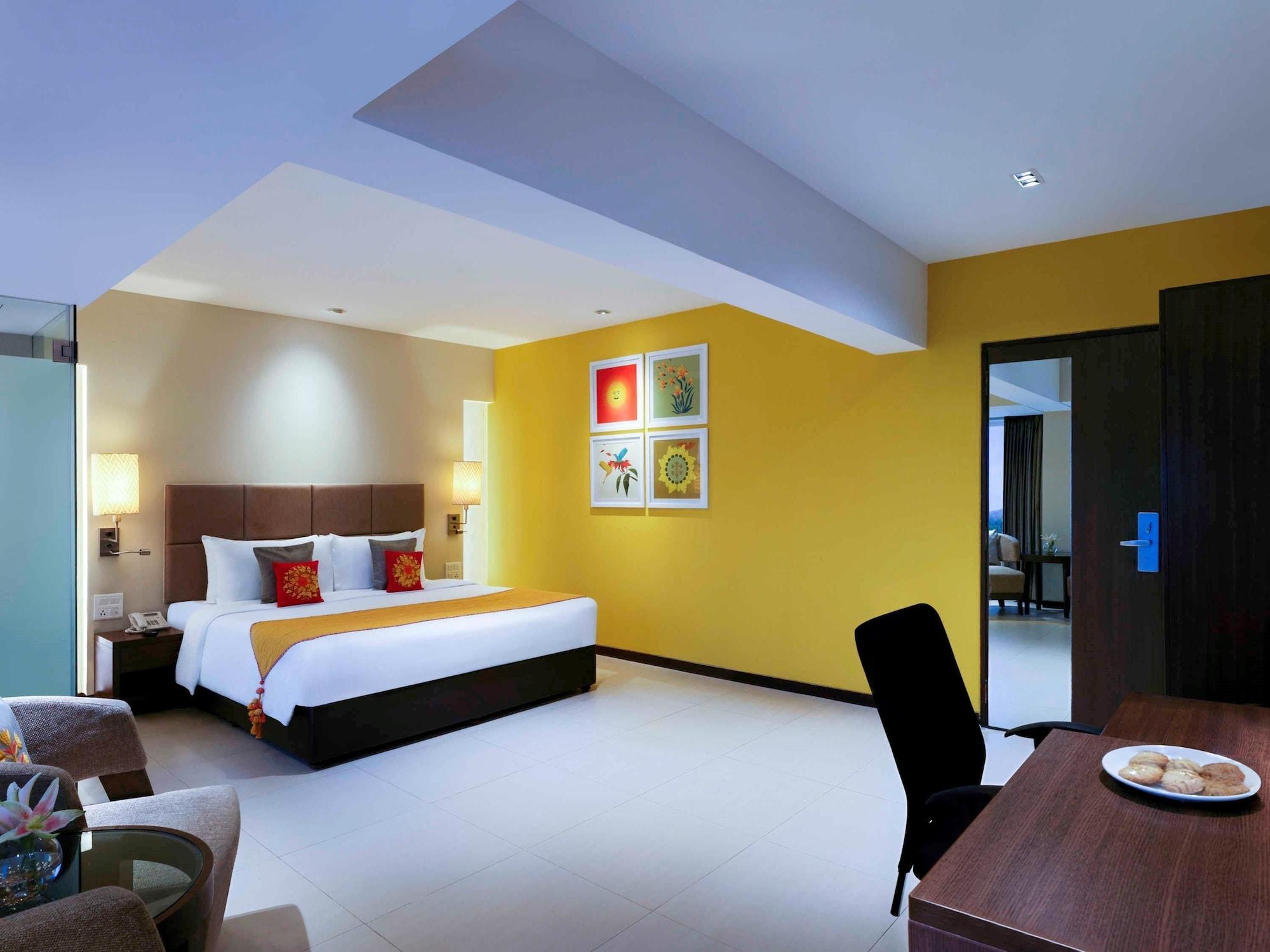 Grand Mercure Vadodara Surya Palace Екстер'єр фото