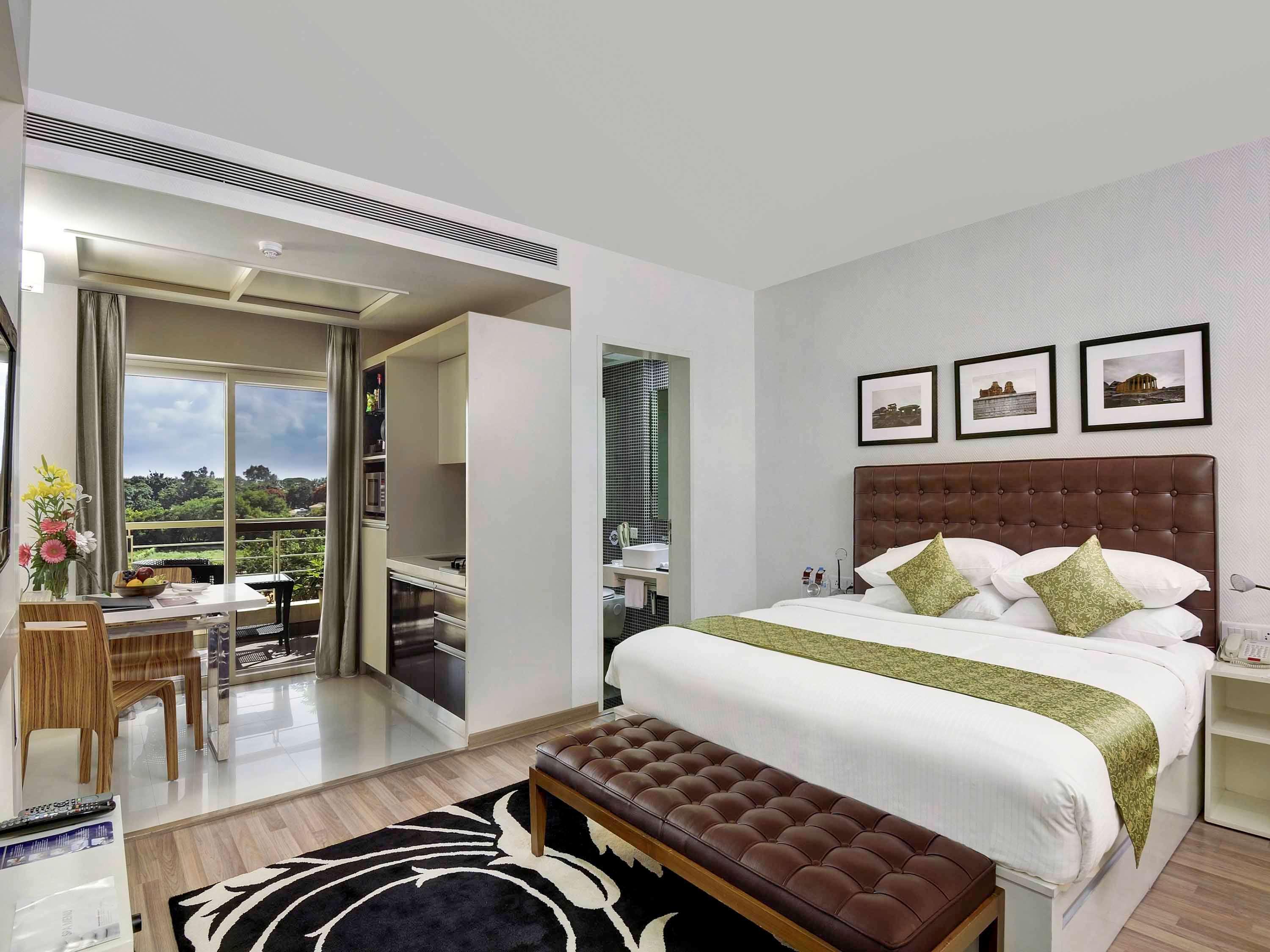 Grand Mercure Vadodara Surya Palace Екстер'єр фото