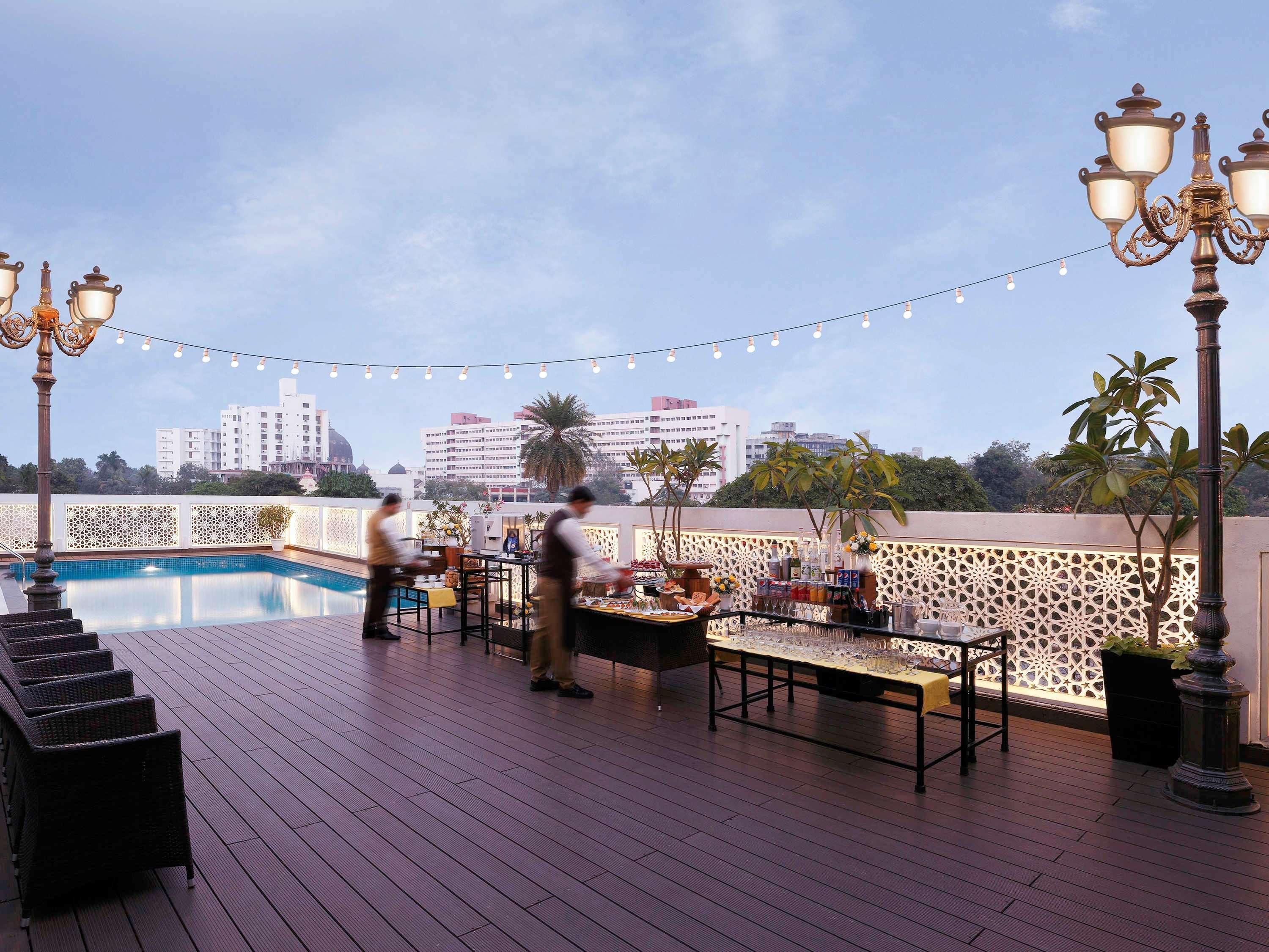 Grand Mercure Vadodara Surya Palace Екстер'єр фото