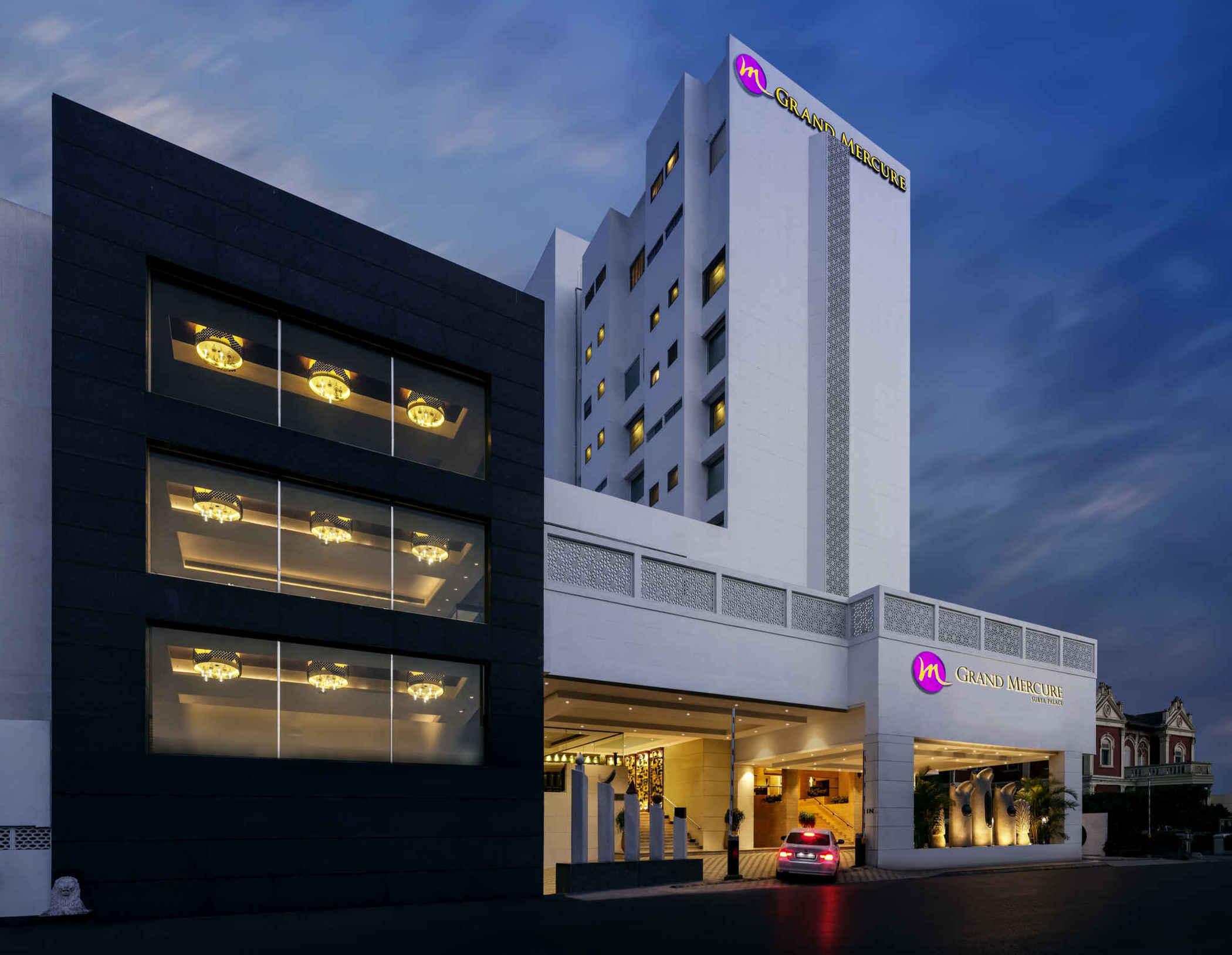 Grand Mercure Vadodara Surya Palace Екстер'єр фото